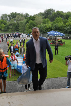 Orbán Viktor adta át a Tokaji Vízitúra Központot