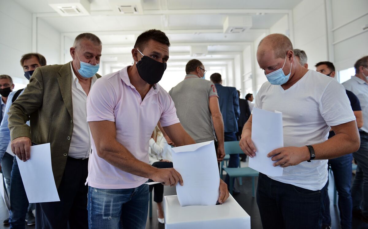 Újra Schmidt Gábor lett a sportág elnöke