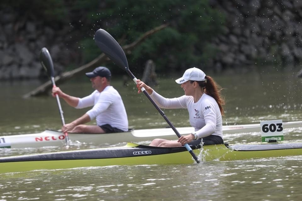 Tíz év szünet után, ma már élete a kajakozás