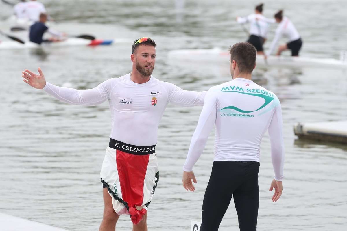 Egy mindenkiért, mindenki egyért