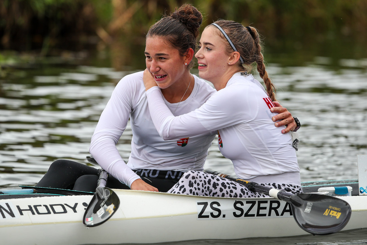 Kisbán Zsófia ezüstérmes, kettős magyar siker az ifjúságiaknál