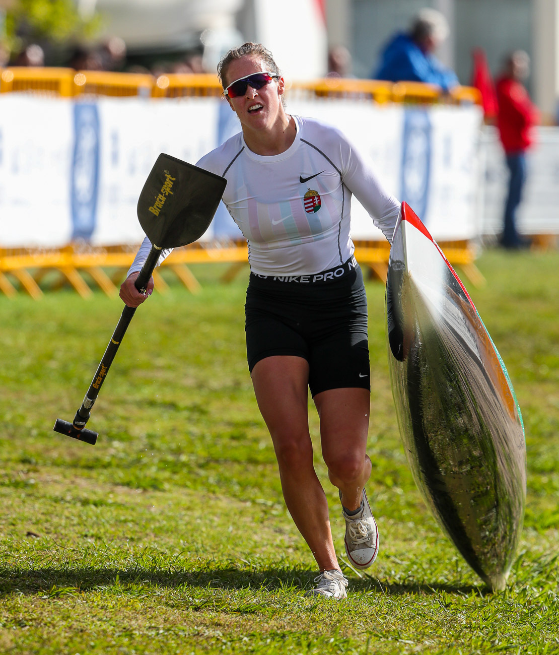 Kisbán Zsófia ezüstérmes, kettős magyar siker az ifjúságiaknál