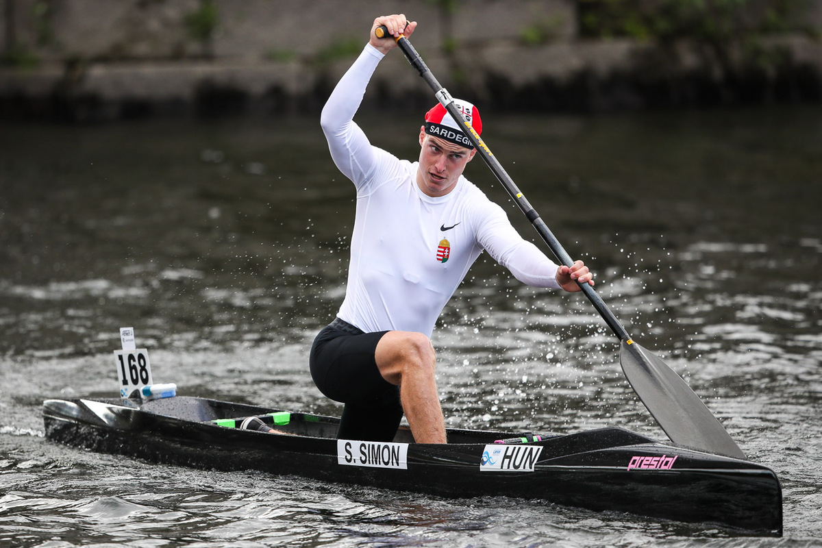 Kisbán Zsófia ezüstérmes, kettős magyar siker az ifjúságiaknál