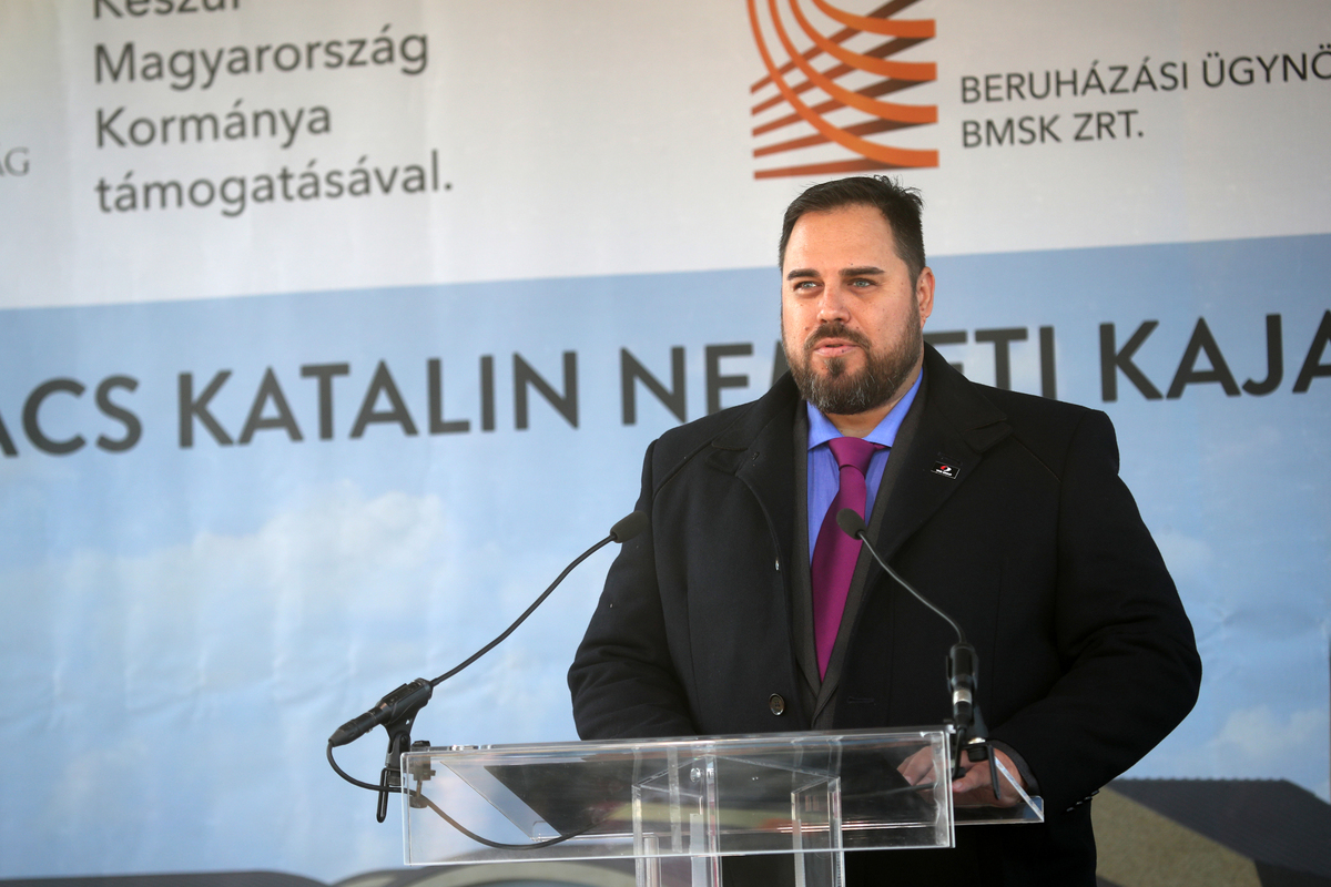 Bokrétaünnepség Sukorón