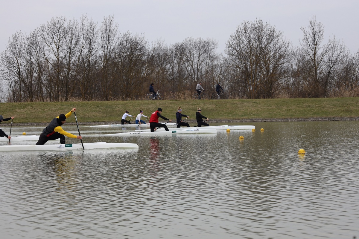 Szegeden készült vízen kenus Los Angeles-keret