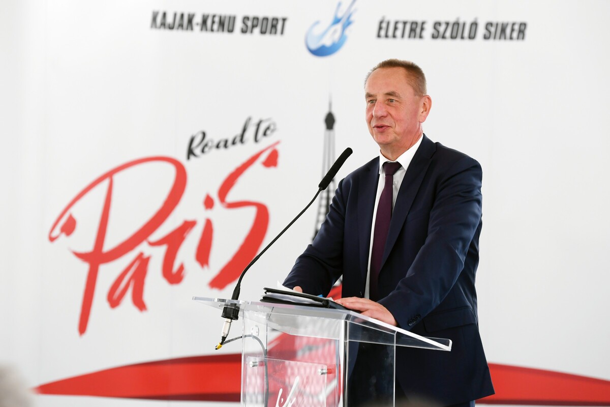 Történelmi beszéd, éves beszámoló, költségvetés és új elnökségi tagok a Közgyűlésen