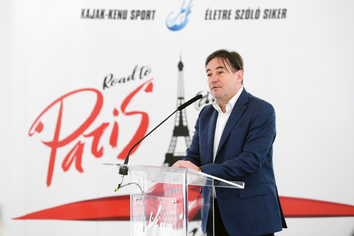 Történelmi beszéd, éves beszámoló, költségvetés és új elnökségi tagok a Közgyűlésen