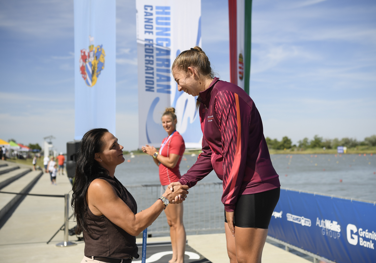 Kopasz Bálint az ezer métert is simán behúzta, a kölyök korosztály is vízre szállt