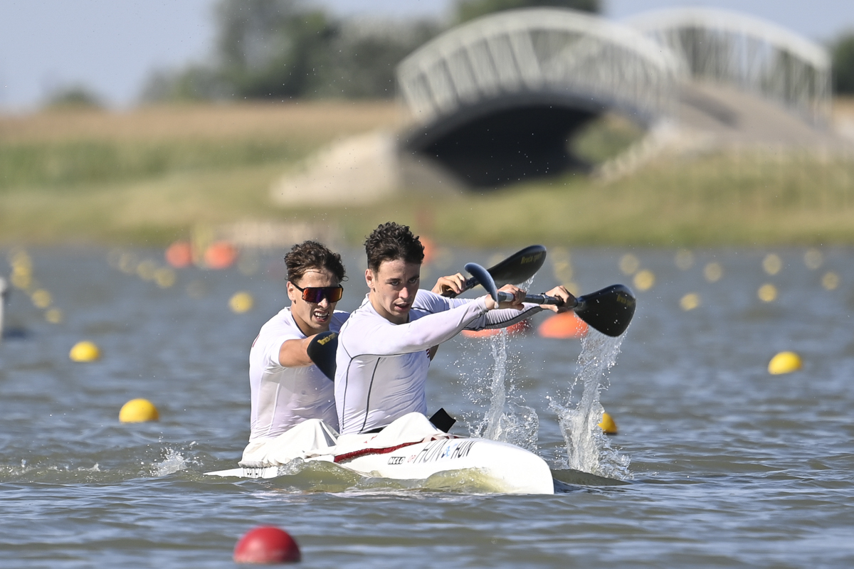 Kopasz Bálint az ezer métert is simán behúzta, a kölyök korosztály is vízre szállt