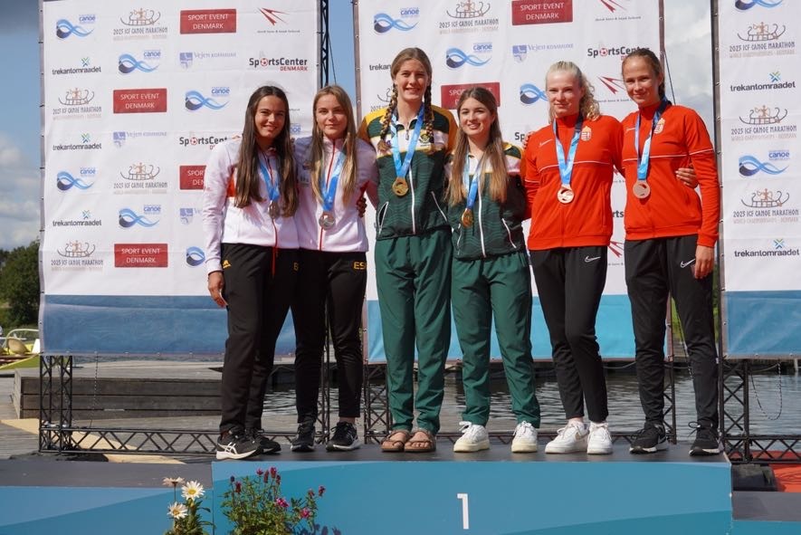 Két-két arany- és bronzérem pénteken a maraton vb-n