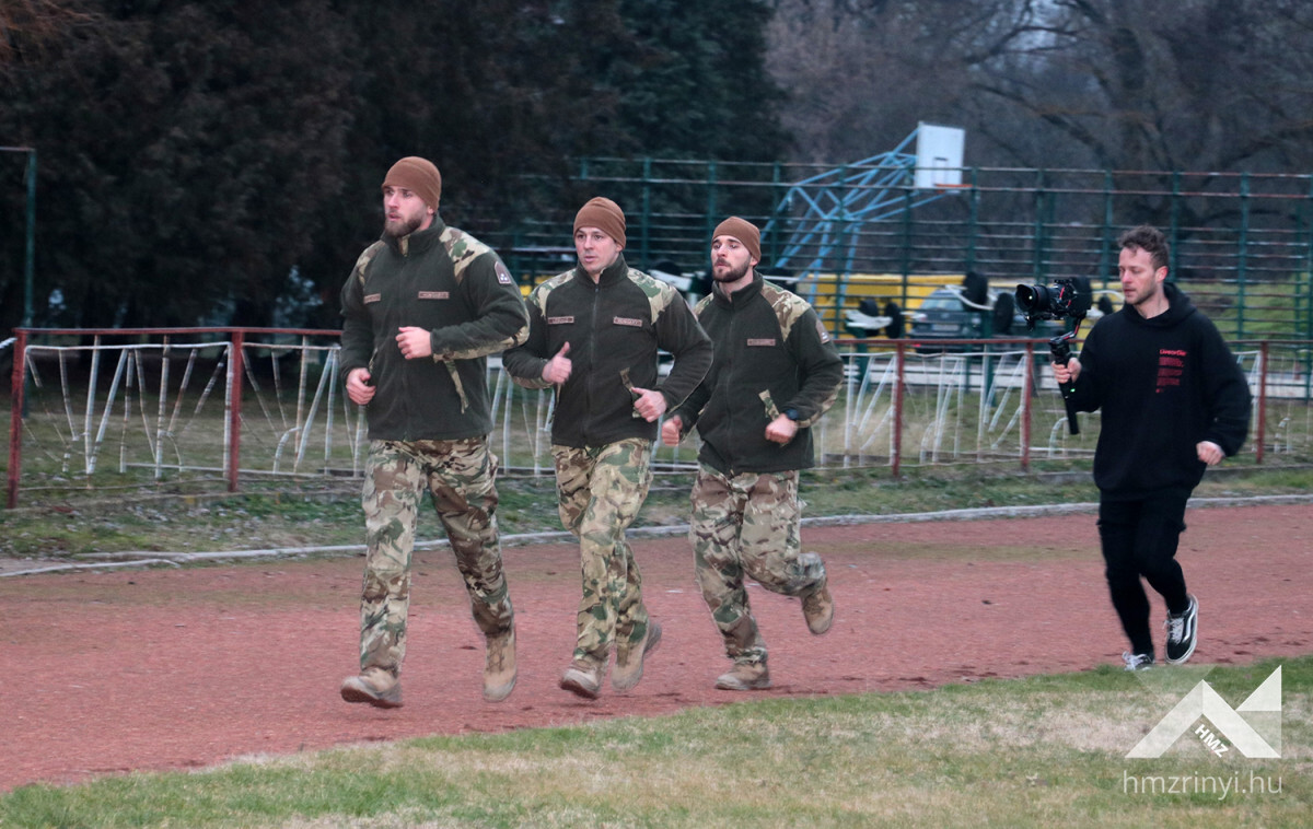 Egy mindenkiért, mindenki egyért